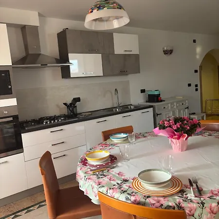 Feriehus Casa Fontana, Relax Tra E Montagna Costermano